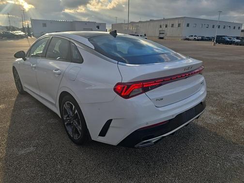 2022 Kia K5 EX