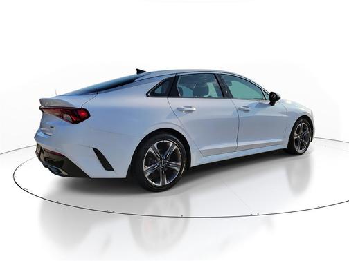2022 Kia K5 EX