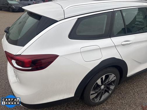 2019 Buick Regal TourX AWD Essence