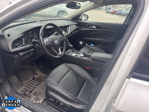 2019 Buick Regal TourX AWD Essence