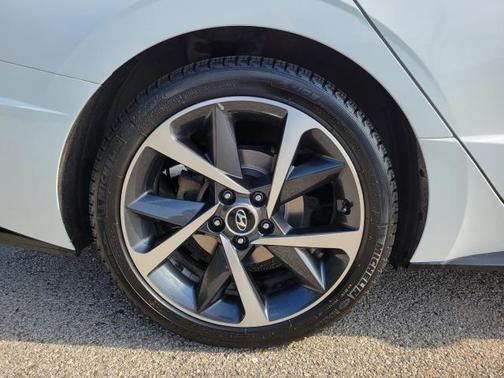 2021 Hyundai SONATA SEL Plus