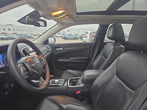 2023 Chrysler 300 Touring