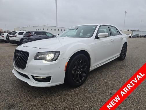 2023 Chrysler 300 Touring