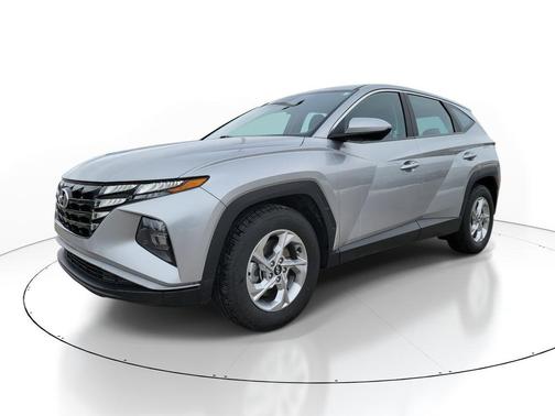 Shimmering Silver 2022 Hyundai TUCSON SE