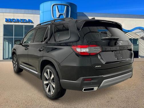 2025 Honda Pilot Touring 8-Passenger