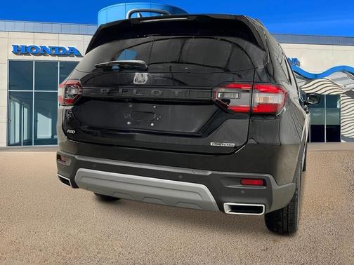 2025 Honda Pilot Touring 8-Passenger