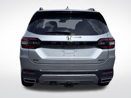 Solar Silver Metallic 2026 Honda Pilot Touring