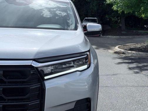 Solar Silver Metallic 2026 Honda Pilot Touring