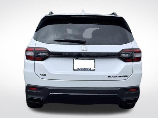 Platinum White Pearl 2026 Honda Pilot Black Edition