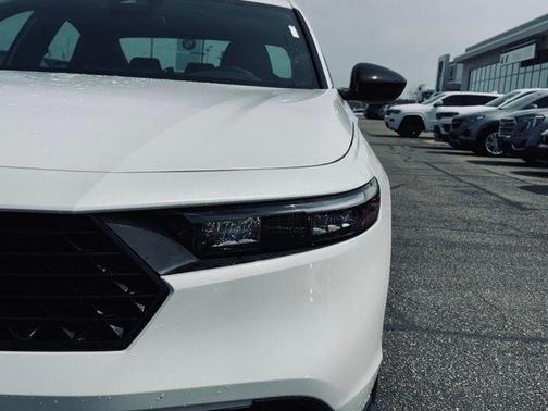 Platinum White Pearl 2026 Honda Accord Hybrid Sport