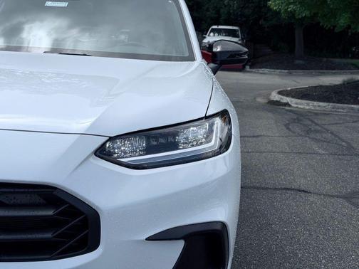 Platinum White Pearl 2027 Honda HR-V Sport