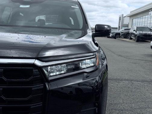 Crystal Black Pearl 2026 Honda Pilot Touring