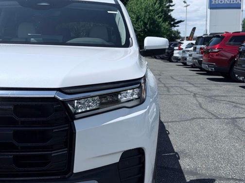 Platinum White Pearl 2026 Honda Pilot Touring