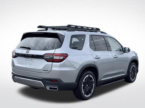 Solar Silver Metallic 2026 Honda Pilot Touring