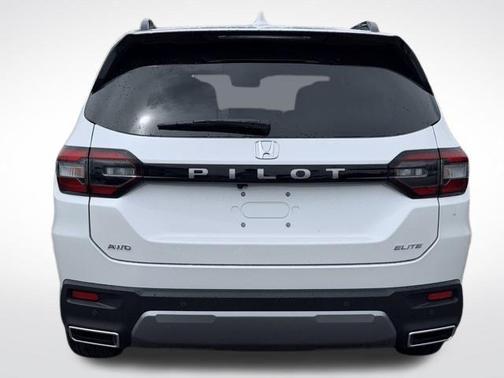 Platinum White Pearl 2026 Honda Pilot Elite
