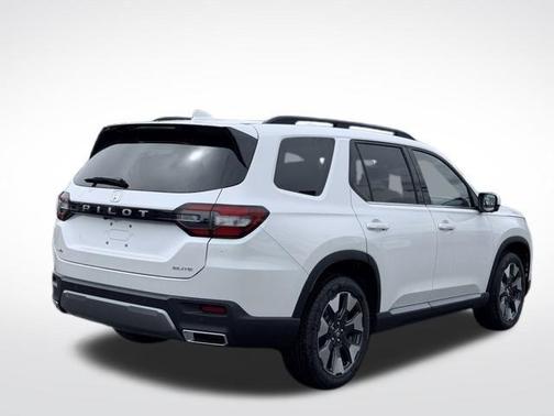 Platinum White Pearl 2026 Honda Pilot Elite