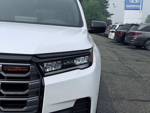 Platinum White Pearl 2026 Honda Pilot TrailSport