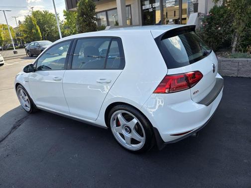 2017 Volkswagen Golf GTI 2.0T Autobahn 4-Door