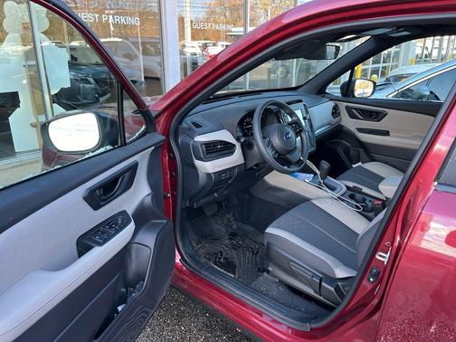 2025 Subaru Forester Base