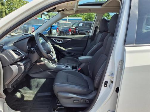Crystal White Pearl 2023 Subaru Forester Premium