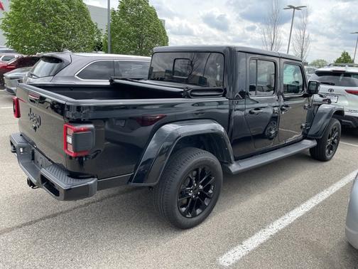 Black Clearcoat 2022 Jeep Gladiator High Altitude 4x4