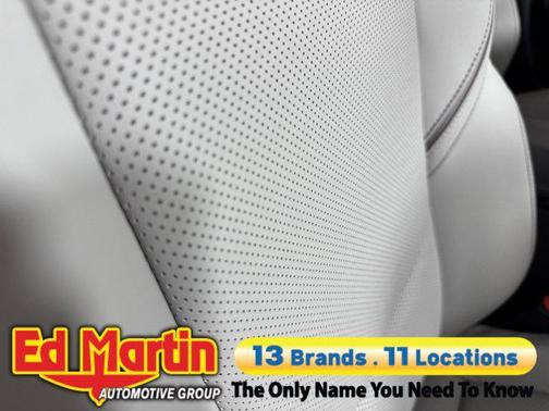 2025 Toyota Prius XLE