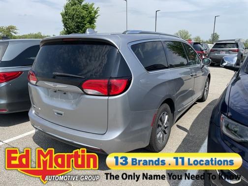 Billet Silver Metallic Clearcoat 2019 Chrysler Pacifica Touring-L Plus