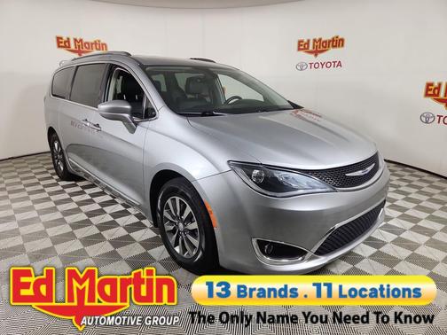 Billet Silver Metallic Clearcoat 2019 Chrysler Pacifica Touring-L Plus