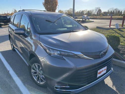 2024 Toyota Sienna XLE