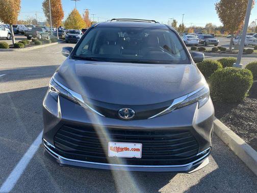 2024 Toyota Sienna XLE