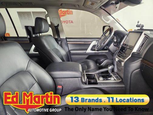 Blue Onyx Pearl 2017 Toyota Land Cruiser Base