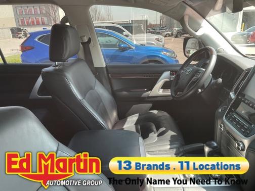 Blue Onyx Pearl 2017 Toyota Land Cruiser Base