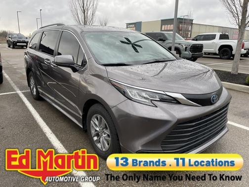 2022 Toyota Sienna LE
