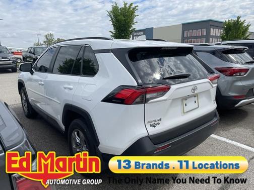 Ice Cap 2025 Toyota RAV4 XLE