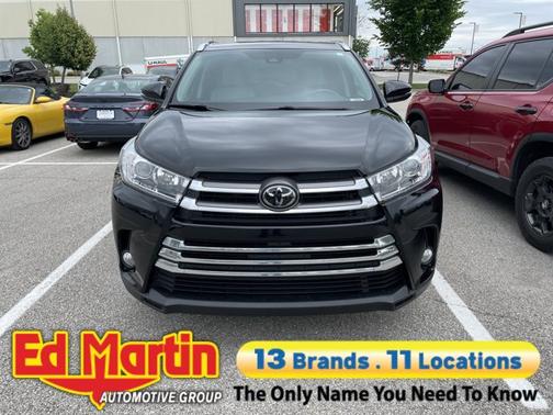 Midnight Black Metallic 2018 Toyota Highlander Limited