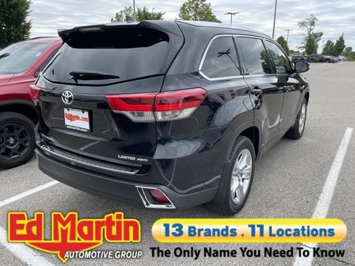 Midnight Black Metallic 2018 Toyota Highlander Limited