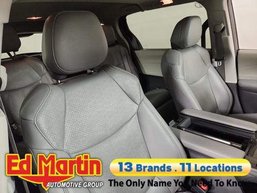 2022 Toyota Sienna Limited 7-Passenger