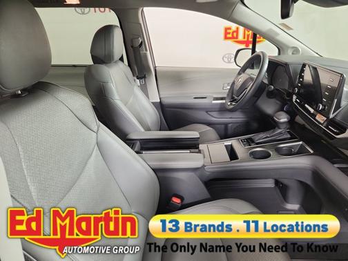2022 Toyota Sienna Limited 7-Passenger