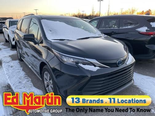 2025 Toyota Sienna XLE