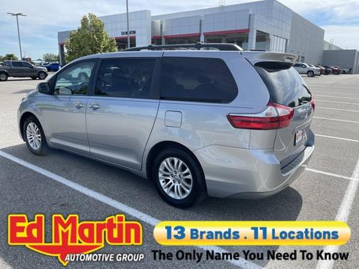 Silver Sky Metallic 2017 Toyota Sienna XLE