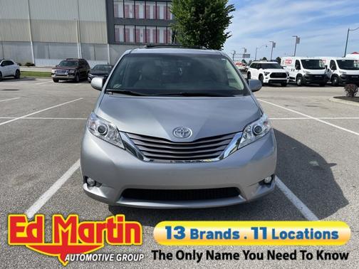 Silver Sky Metallic 2017 Toyota Sienna XLE