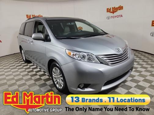 Silver Sky Metallic 2017 Toyota Sienna XLE