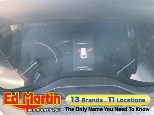 Super White 2021 Toyota Sienna LE