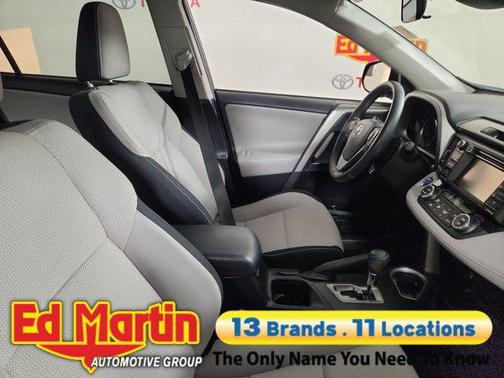 2017 Toyota RAV4 Hybrid SE