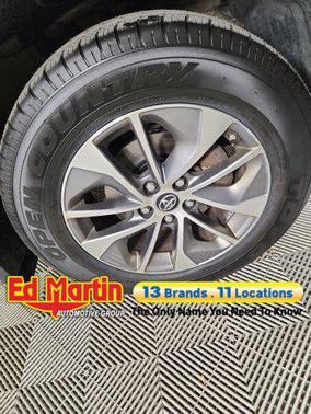 2017 Toyota RAV4 Hybrid SE