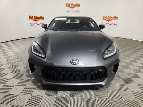 Pavement 2023 Toyota GR86 Premium