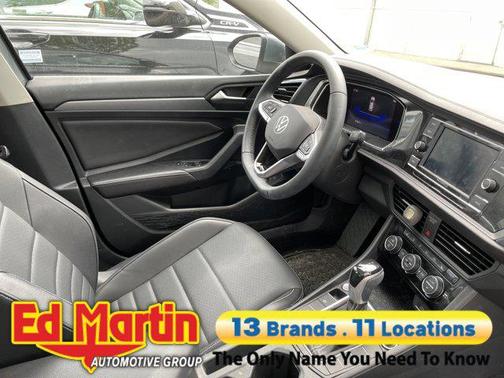 Gray 2022 Volkswagen Jetta 1.5T SE