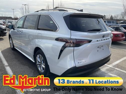 2025 Toyota Sienna XLE