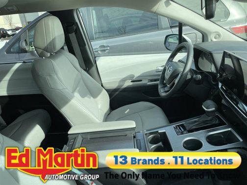 2025 Toyota Sienna XLE