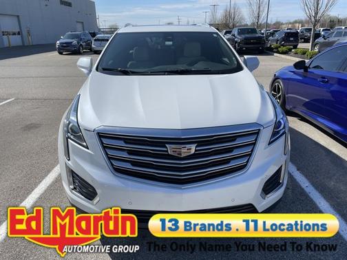 Crystal White Tricoat 2017 Cadillac XT5 Luxury